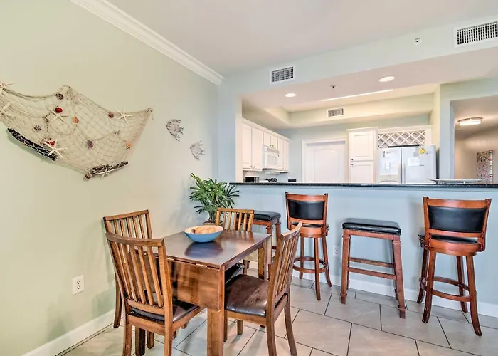 Gulf Shores Condo With Pool View Walk To Beach!