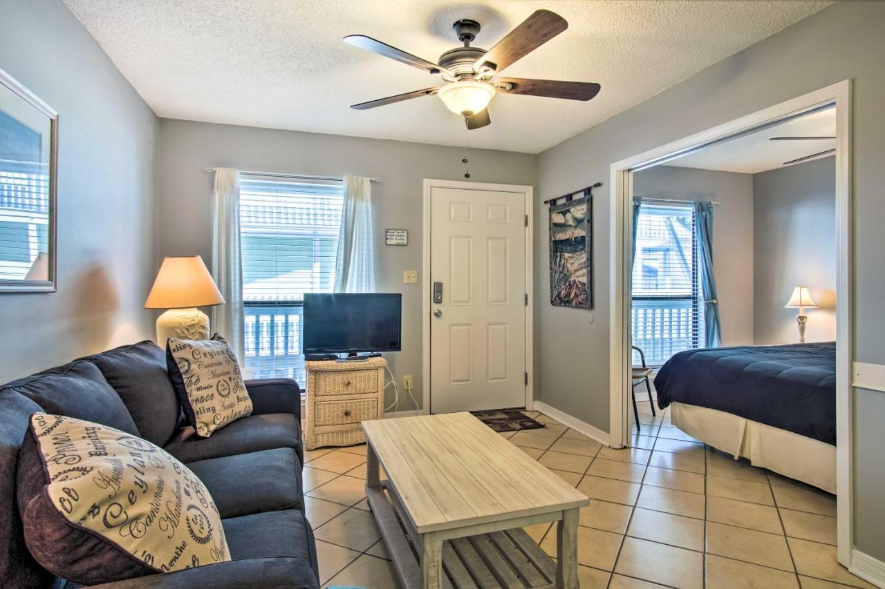 Appartement With Pool Access Steps To Beach!