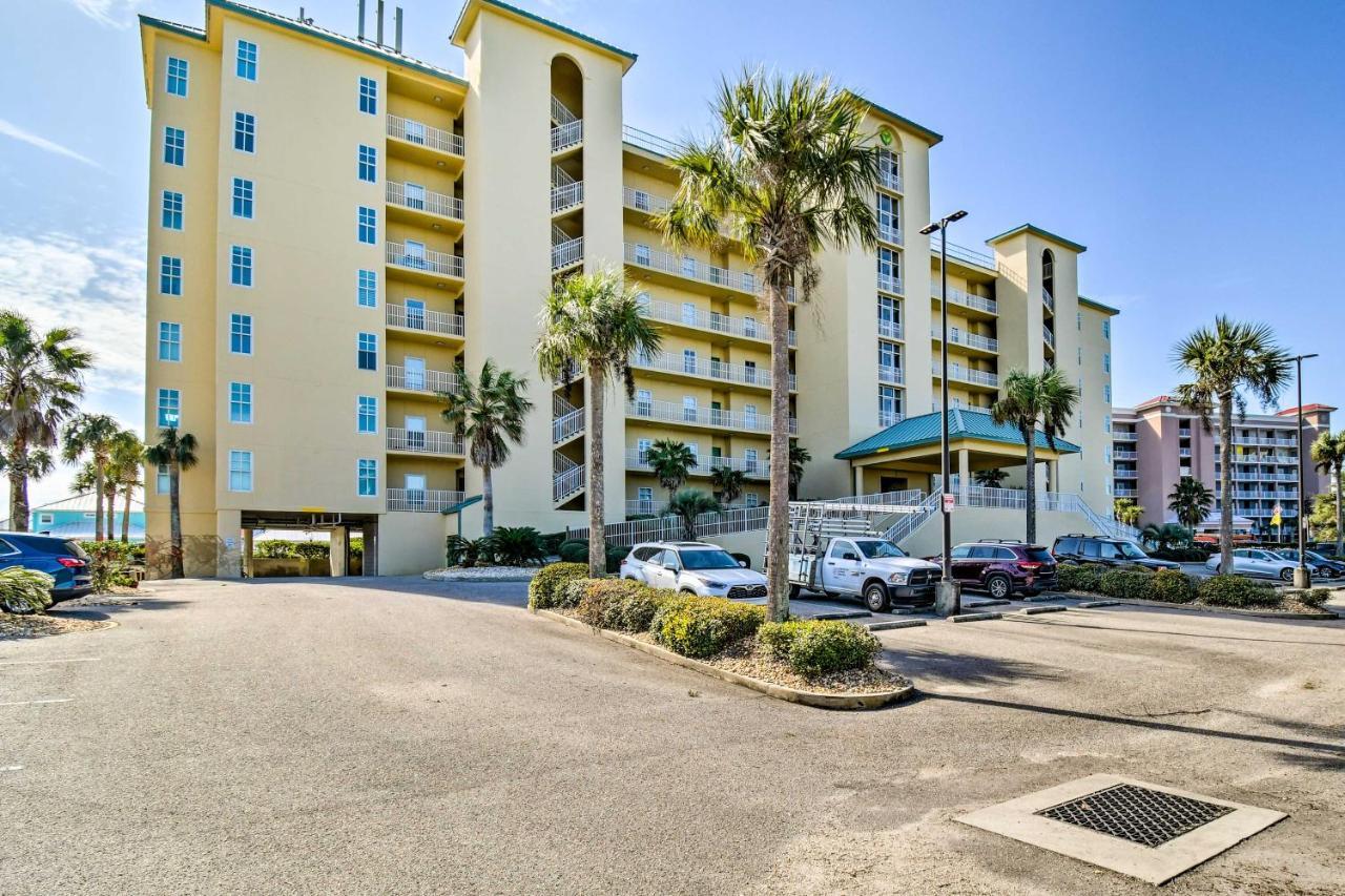 With Pool View Walk To Beach! Apartment *