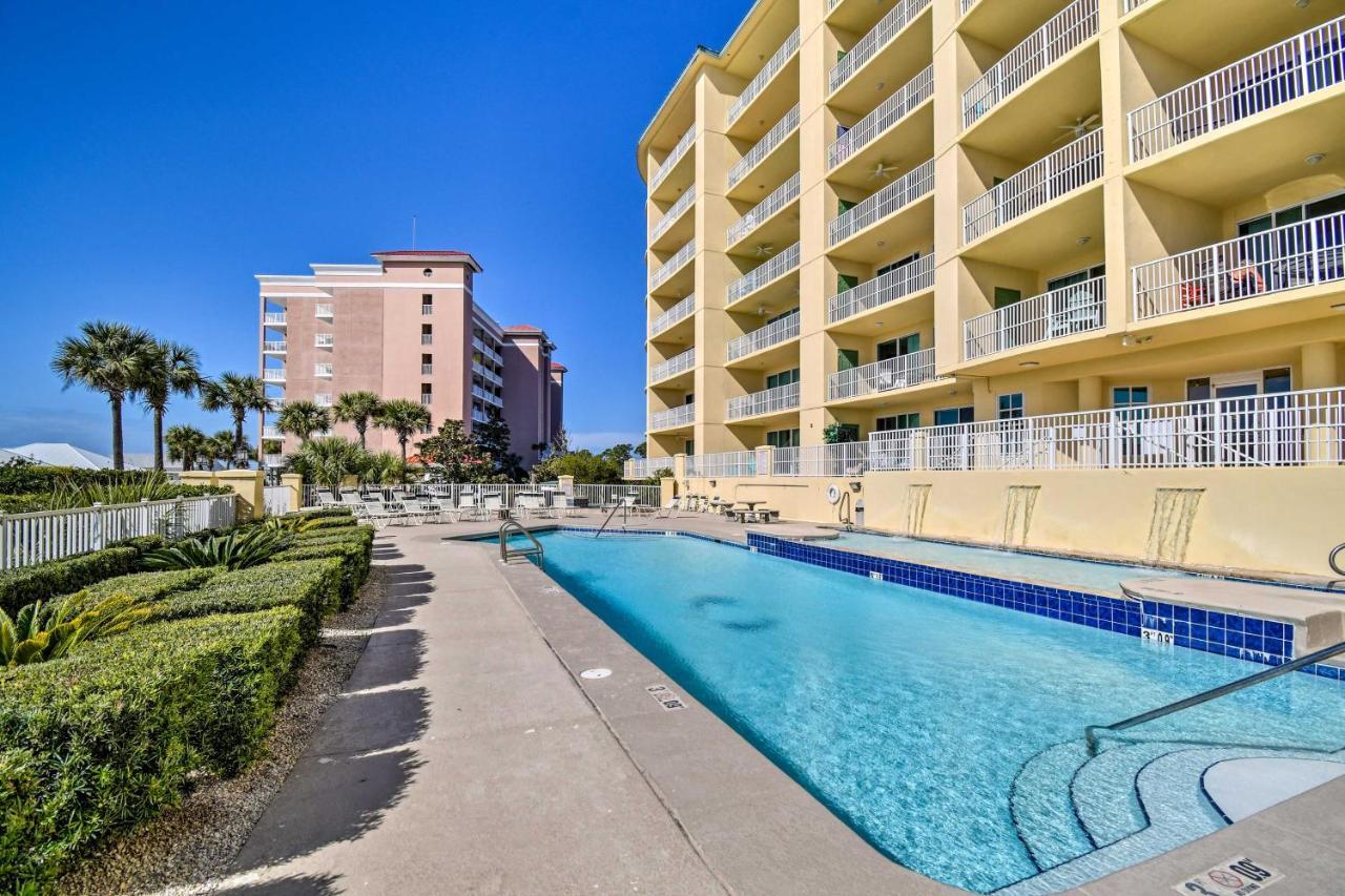 Apartment With Pool View Walk To Beach!