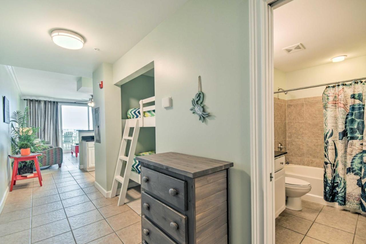 Apartment With Pool View Walk To Beach! Gulf Shores